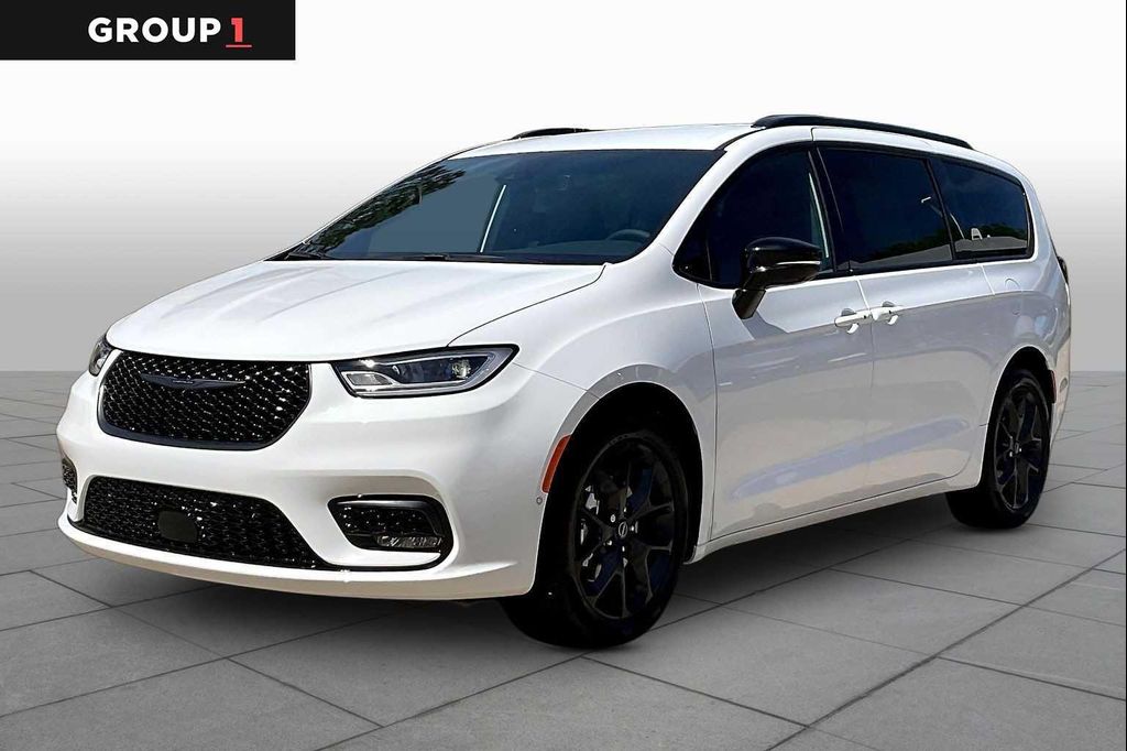New 2026 Chrysler Pacifica L
