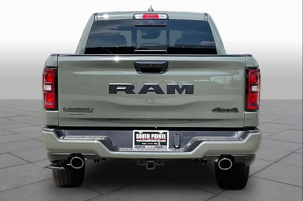 2026 RAM 1500 LARAMIE — фото 4