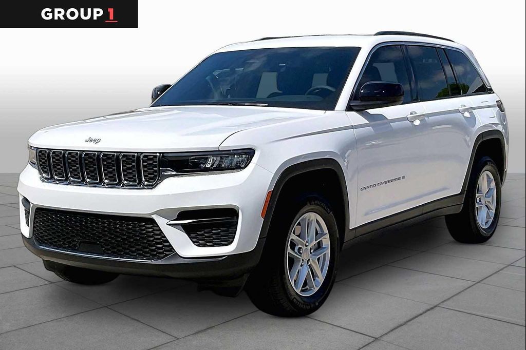 New 2026 Jeep Grand Cherokee Laredo