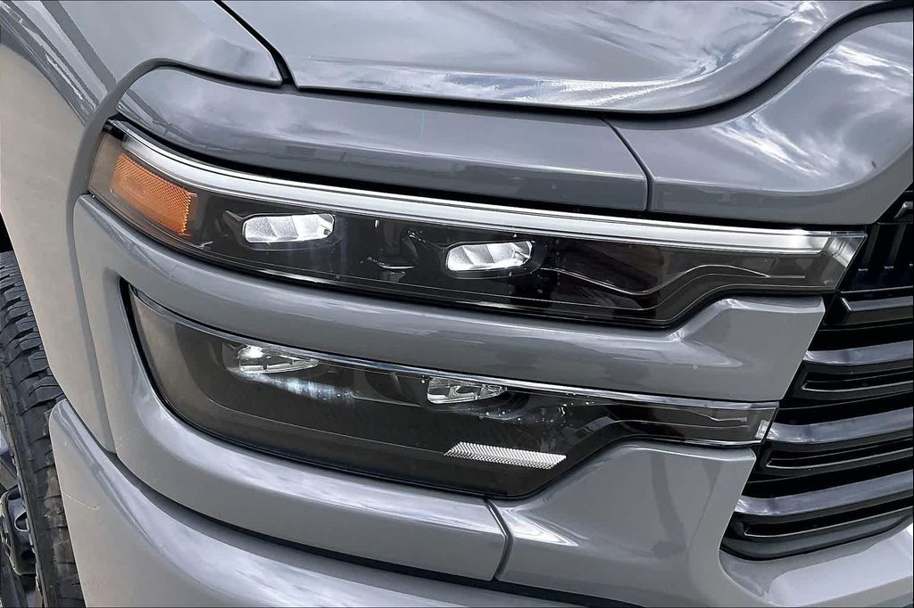 صورة مصغرة 13 لـ 2026 RAM 2500 LARAMIE MEGA CAB 4X4 6'4' BOX