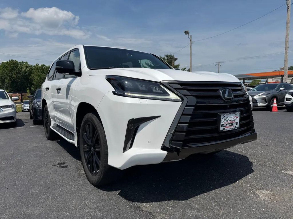 2021 Lexus LX 570 THREE-ROW — миниатюра 3