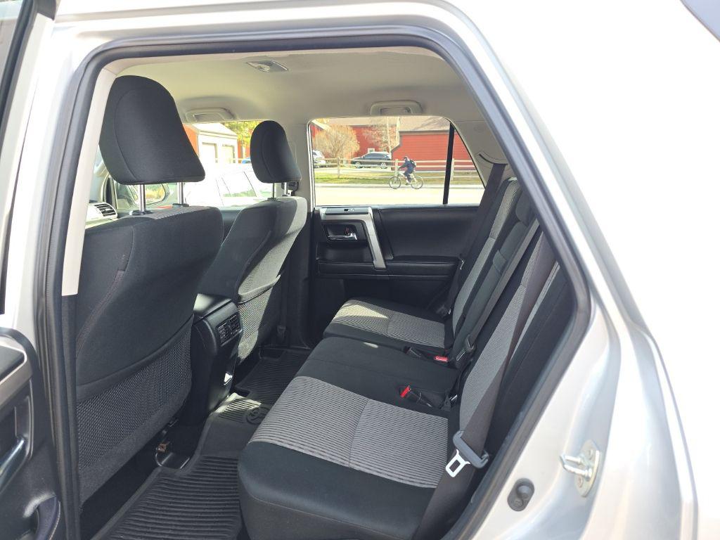TOYOTA 4RUNNER - 8
