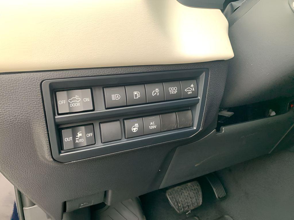 صورة مصغرة 27 لـ 2025 Toyota TUNDRA HYBRID CAPSTONE