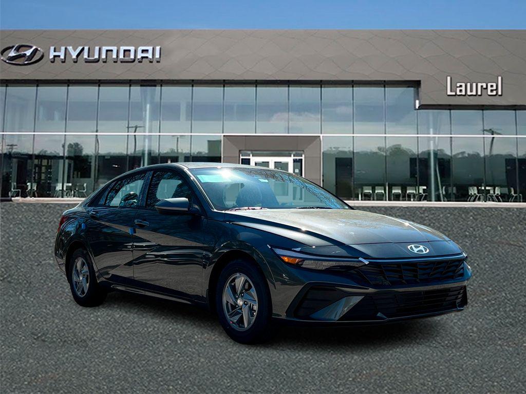 New 2026 Hyundai ELANTRA SE