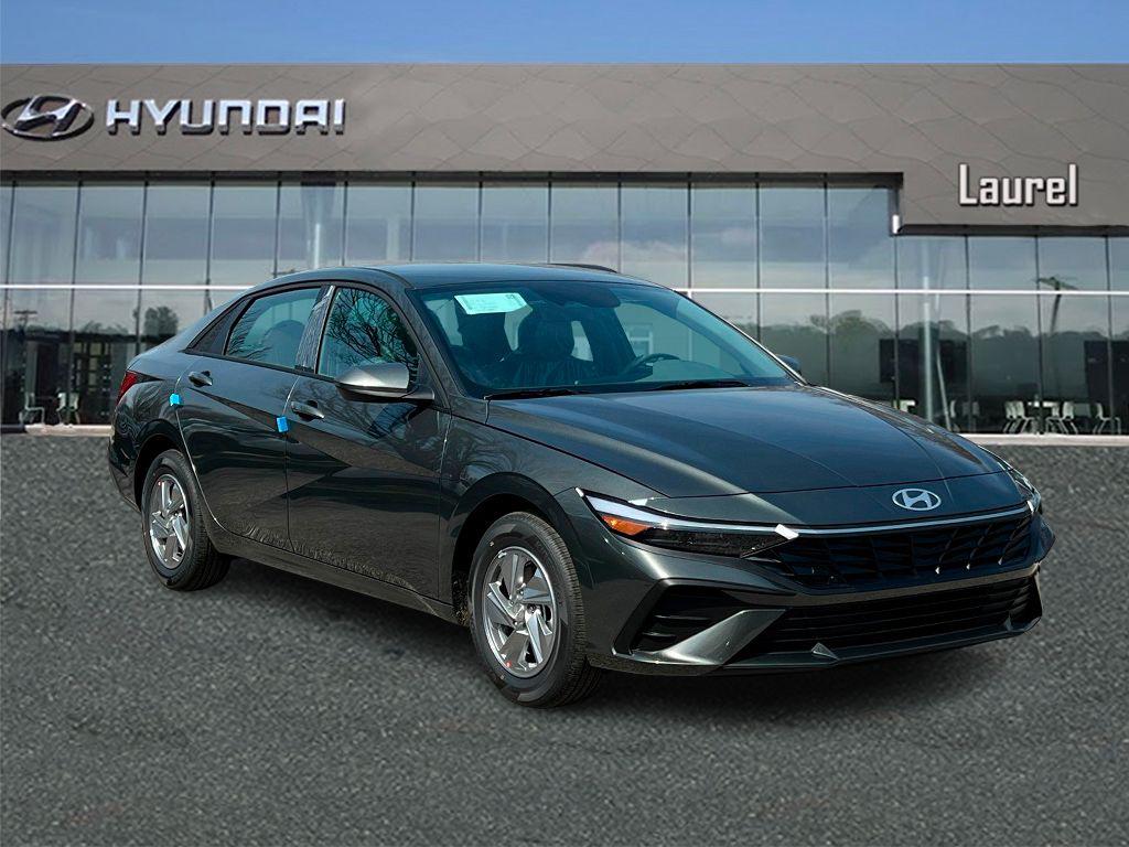 New 2026 Hyundai ELANTRA SE