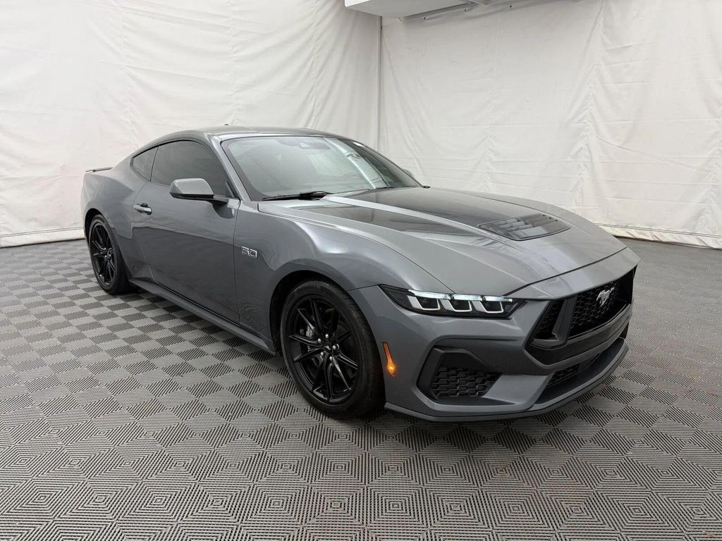 صورة 4 لـ 2024 FORD MUSTANG GT PREMIUM