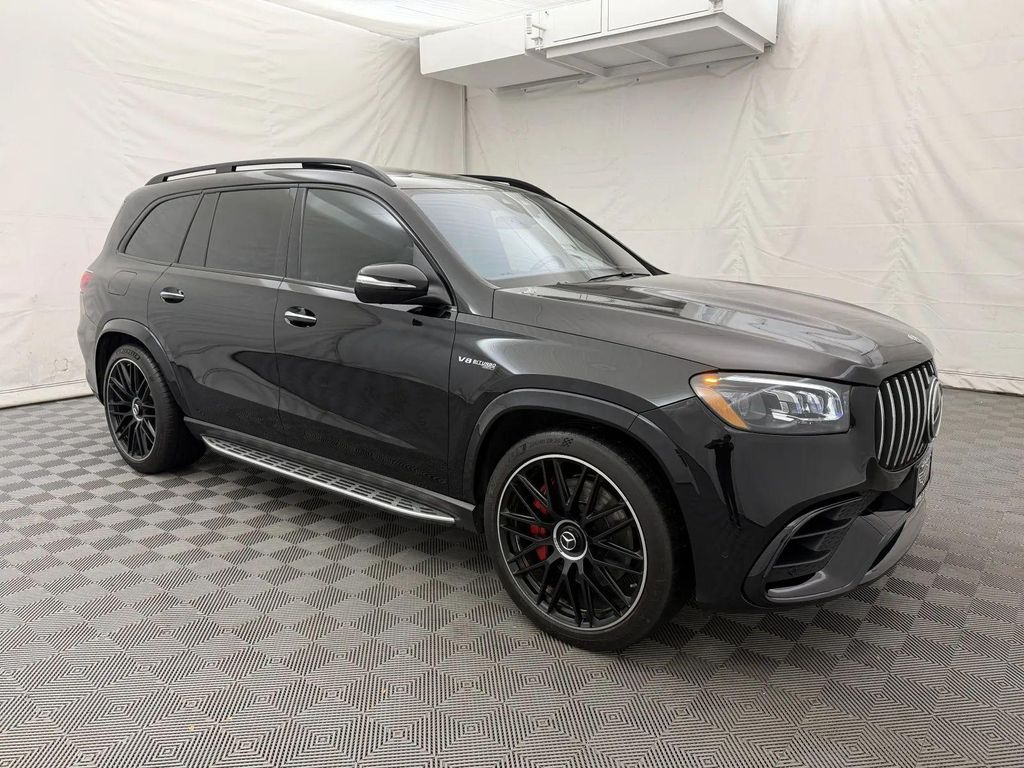صورة 4 لـ 2021 Mercedes-BENZ AMG GLS 63 BASE