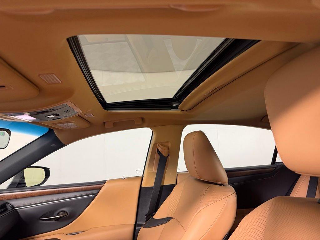 2025 Lexus ES 300H BASE — миниатюра 17