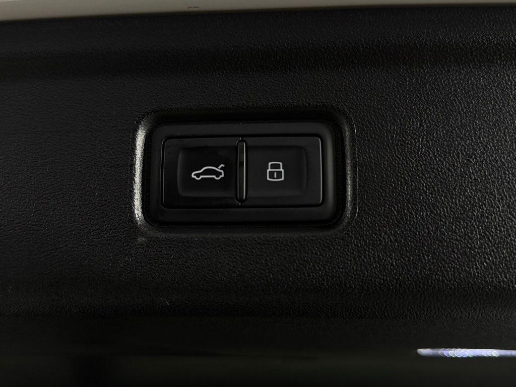 صورة مصغرة 28 لـ 2025 AUDI A6 E-TRON PREMIUM