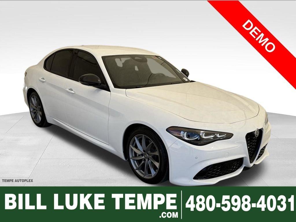New 2025 Alfa Romeo Giulia Base