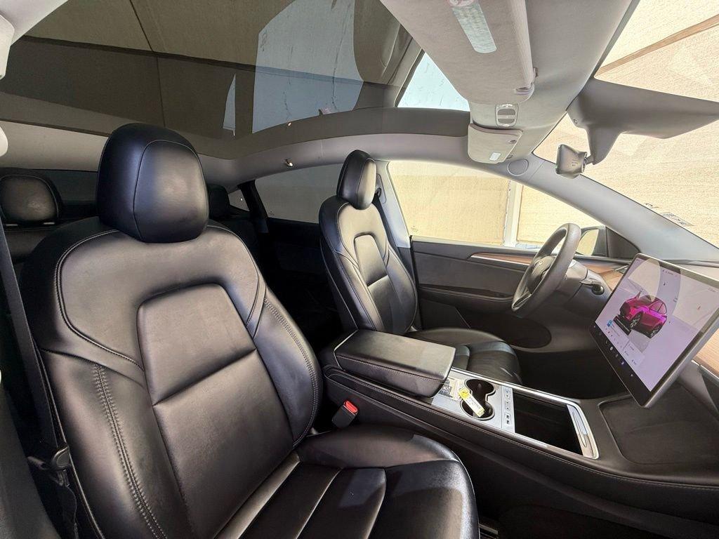 TESLA MODEL Y LONG RANGE - 10