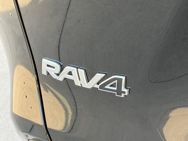 TOYOTA RAV4 - 7