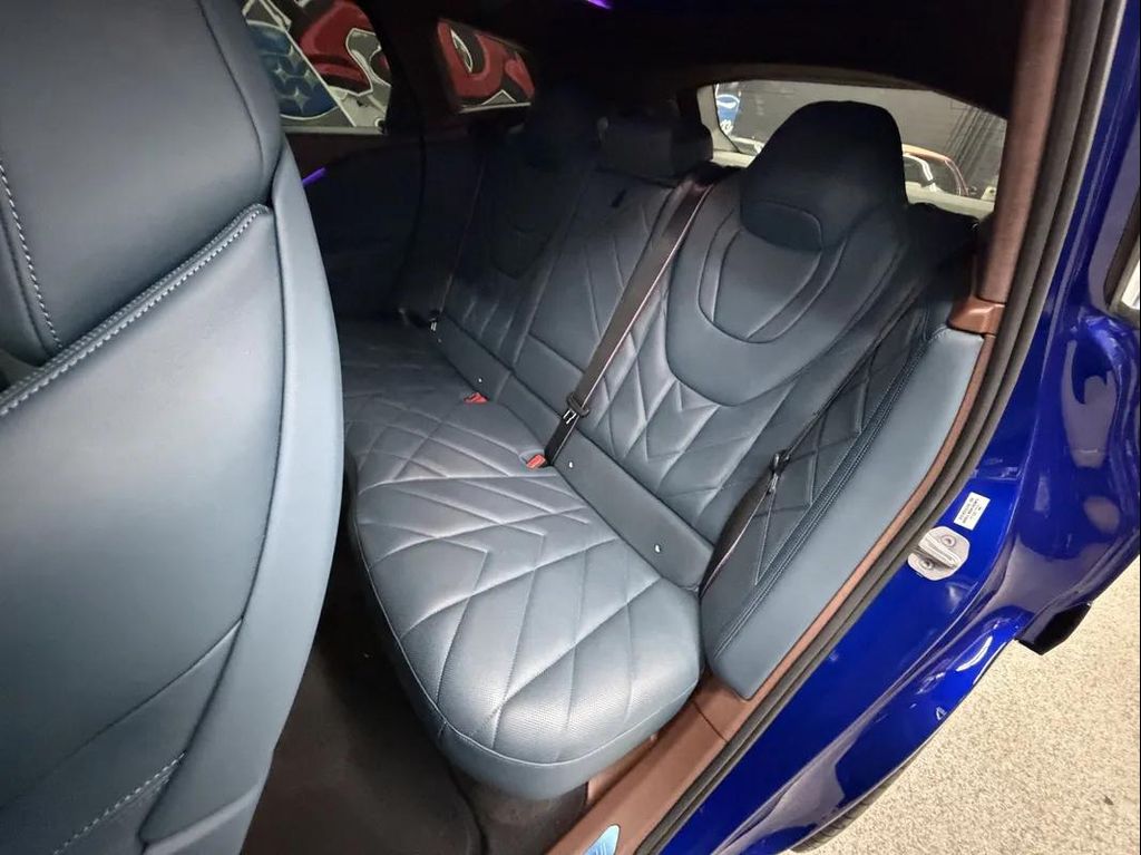 2023 BMW XM — миниатюра 14