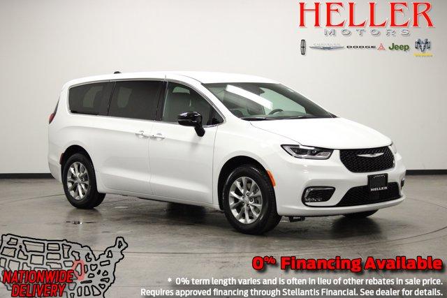 New 2026 Chrysler Pacifica Select