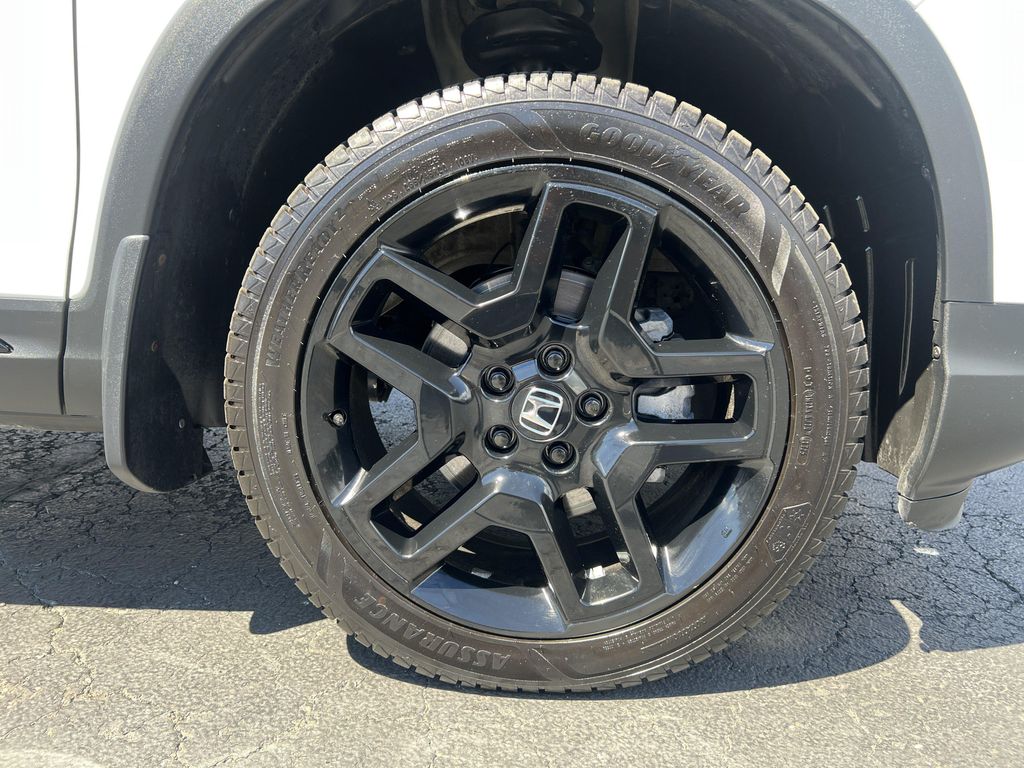 صورة 11 لـ 2024 Honda PASSPORT AWD BLACK