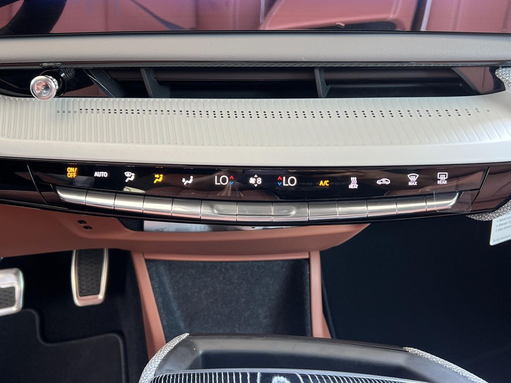 2027 Cadillac OPTIQ PREMIUM SPORT 缩略图 31