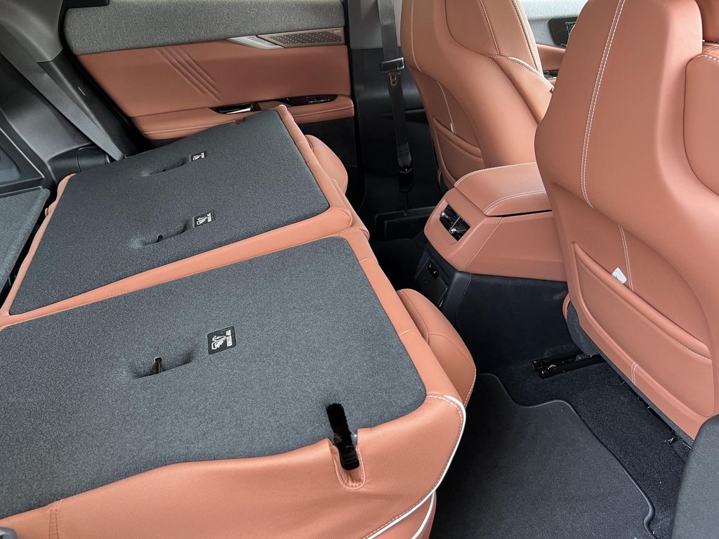 2027 Cadillac OPTIQ PREMIUM SPORT 缩略图 23