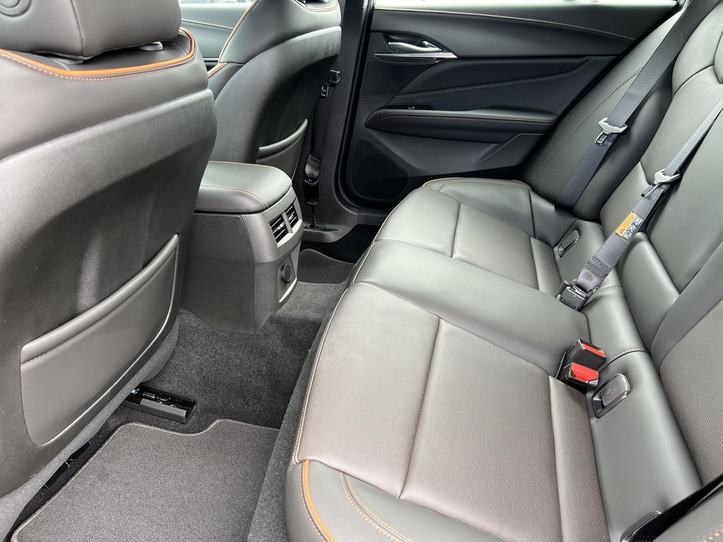 صورة مصغرة 17 لـ 2026 Cadillac CT4 SPORT RWD