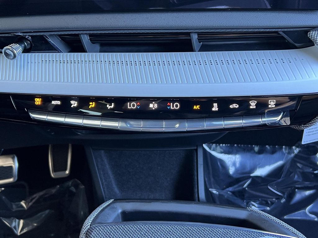 2027 Cadillac OPTIQ SPORT 缩略图 31