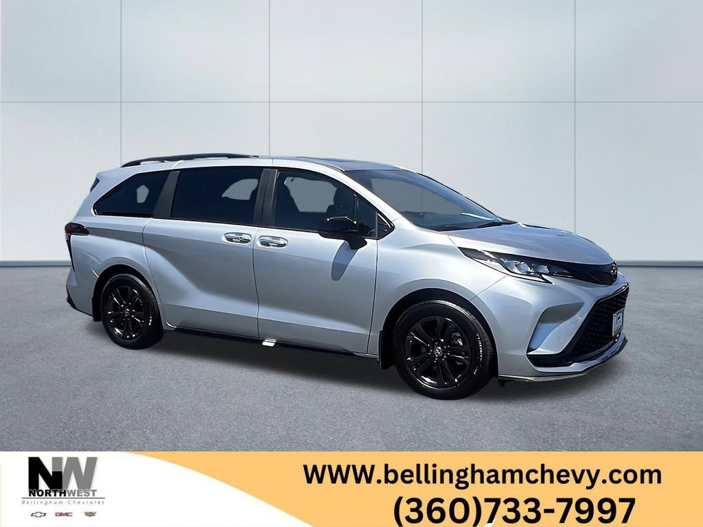 2025 Toyota Sienna XSE