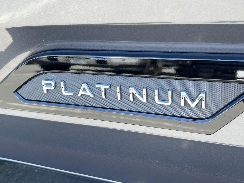 2024 TOYOTA TUNDRA PLATINUM — фото 9
