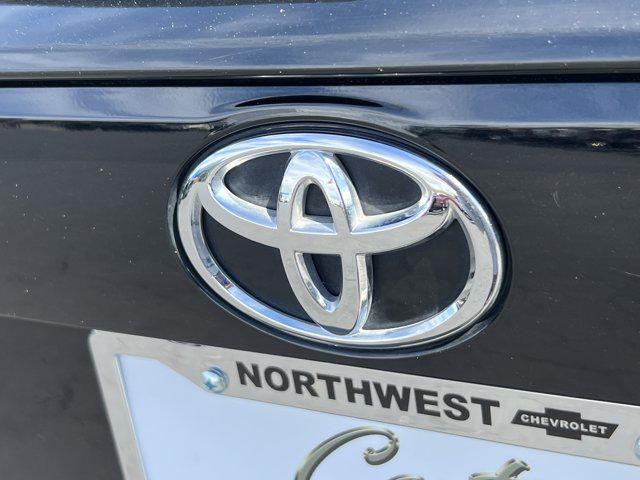 TOYOTA RAV4 - 8