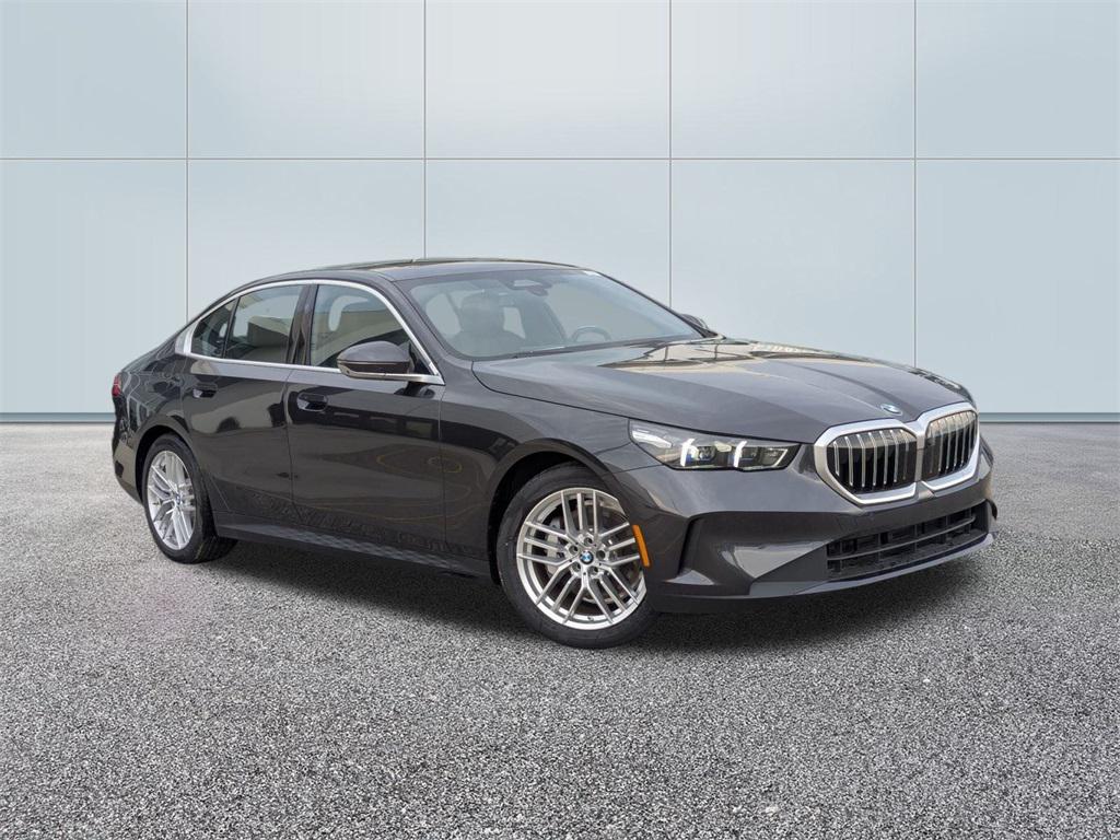 New 2025 BMW 530 i xDrive