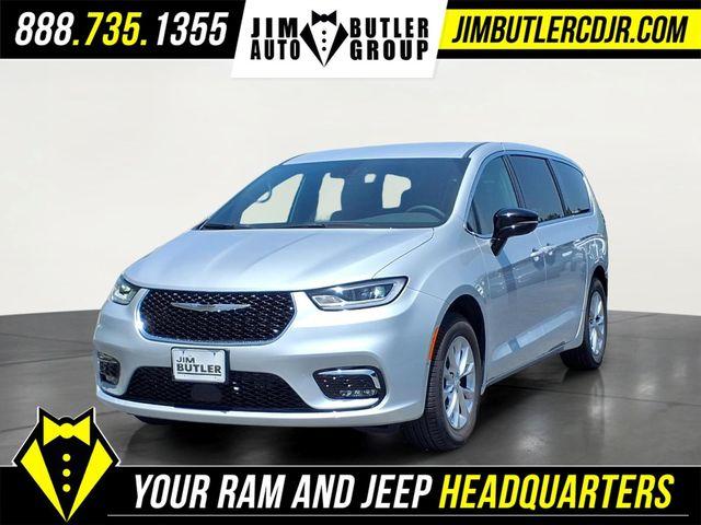 New 2026 Chrysler Pacifica Select