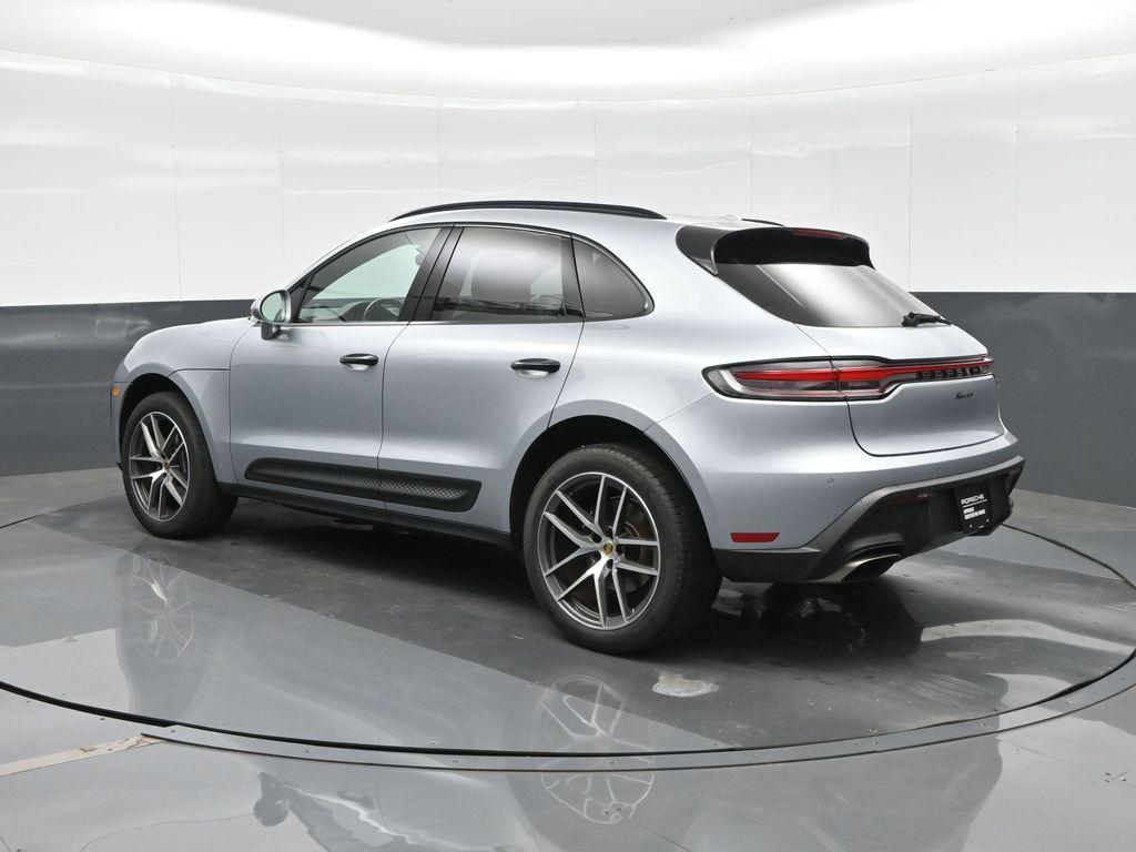 صورة 3 لـ 2022 Porsche MACAN BASE
