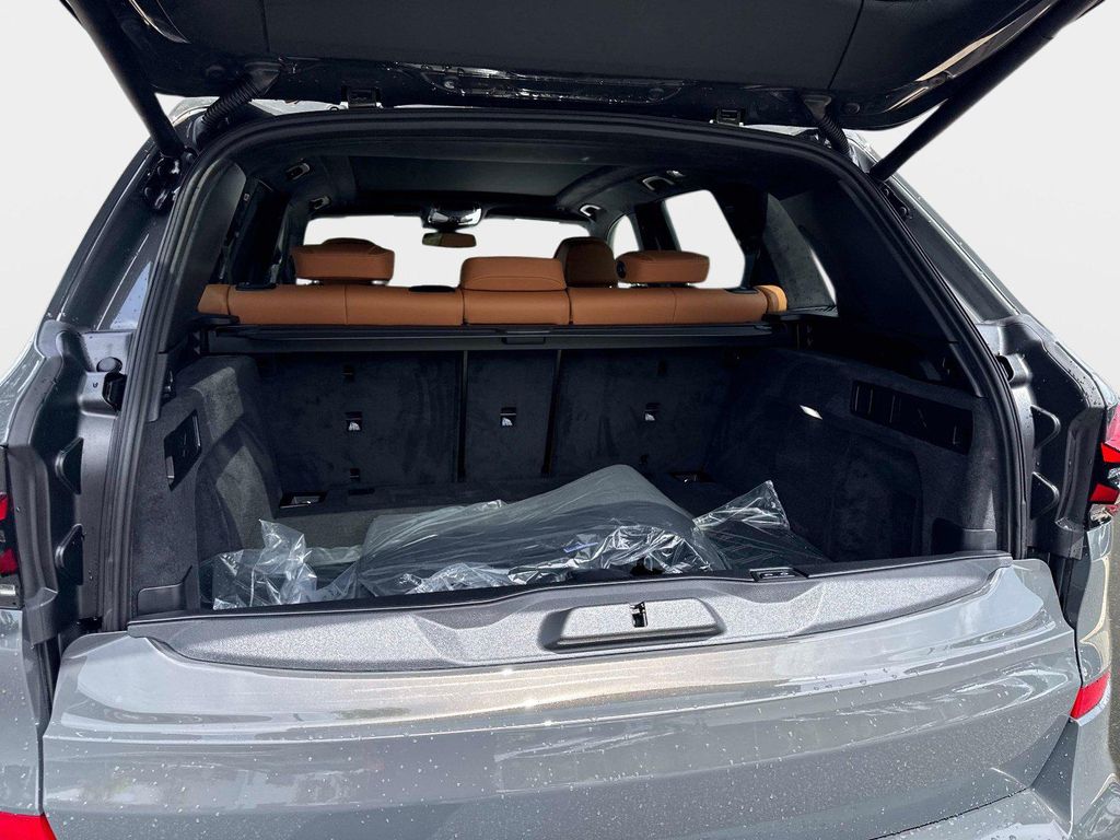 2026 BMW X5 M60I 缩略图 11