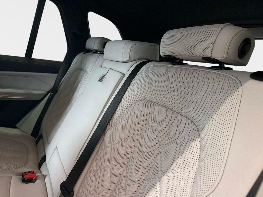 صورة مصغرة 14 لـ 2026 BMW X5 XDRIVE40I