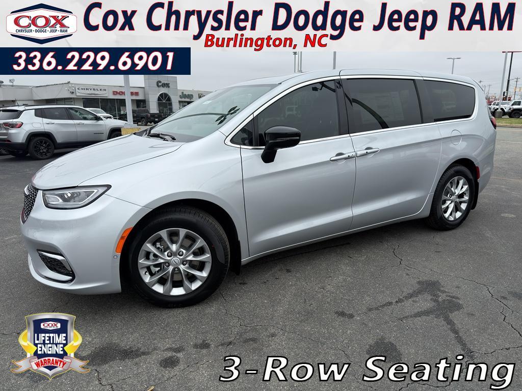 New 2026 Chrysler Pacifica Limited