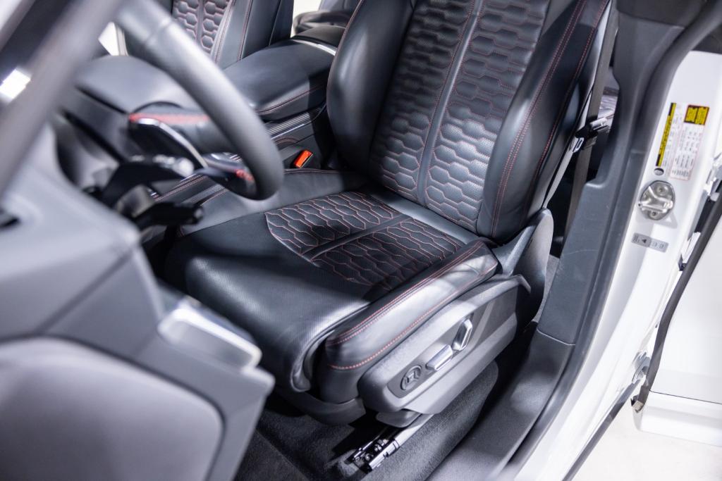 صورة مصغرة 38 لـ 2024 AUDI RS Q8 4.0T QUATTRO