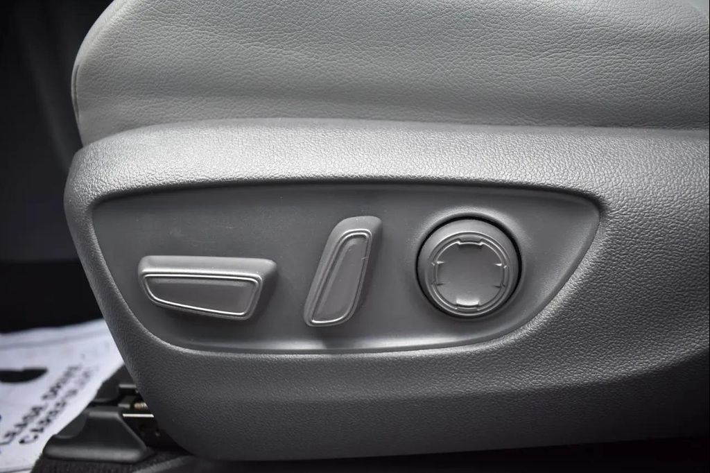 2021 Toyota SIENNA XLE 8 PASSENGER — фото 46