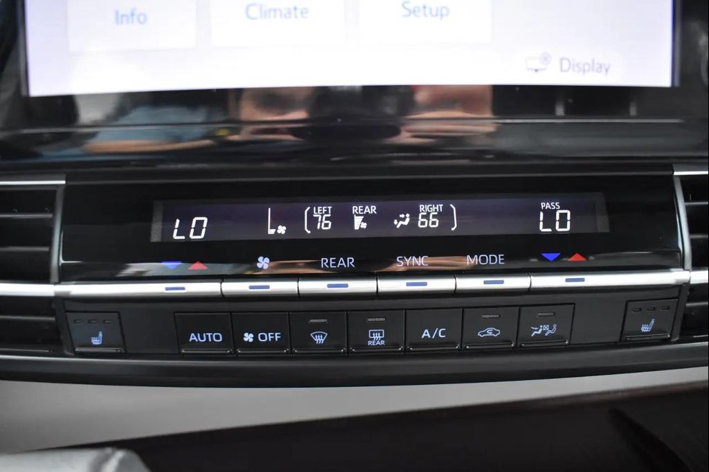 2021 Toyota SIENNA XLE 8 PASSENGER — фото 34