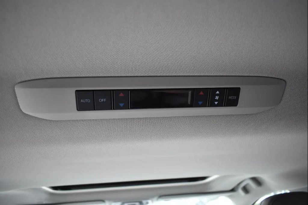 2021 Toyota SIENNA XLE 8 PASSENGER — фото 47