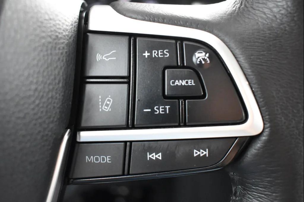 2021 Toyota SIENNA XLE 8 PASSENGER — фото 27