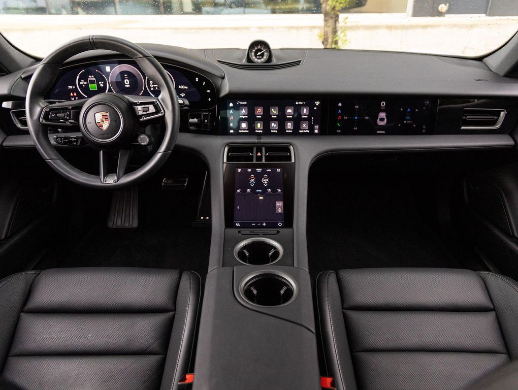 صورة مصغرة 12 لـ 2025 Porsche TAYCAN 4