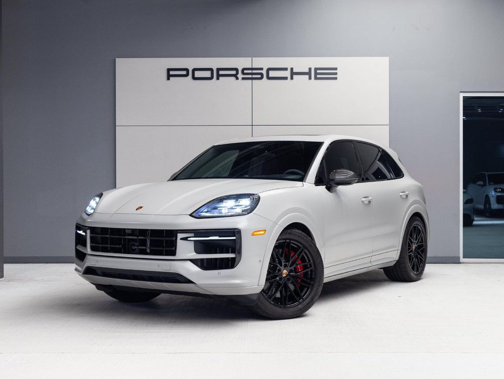 2026 Porsche Cayenne GTS