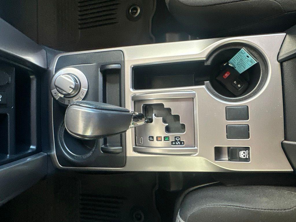 صورة مصغرة 32 لـ 2021 Toyota 4RUNNER SR5