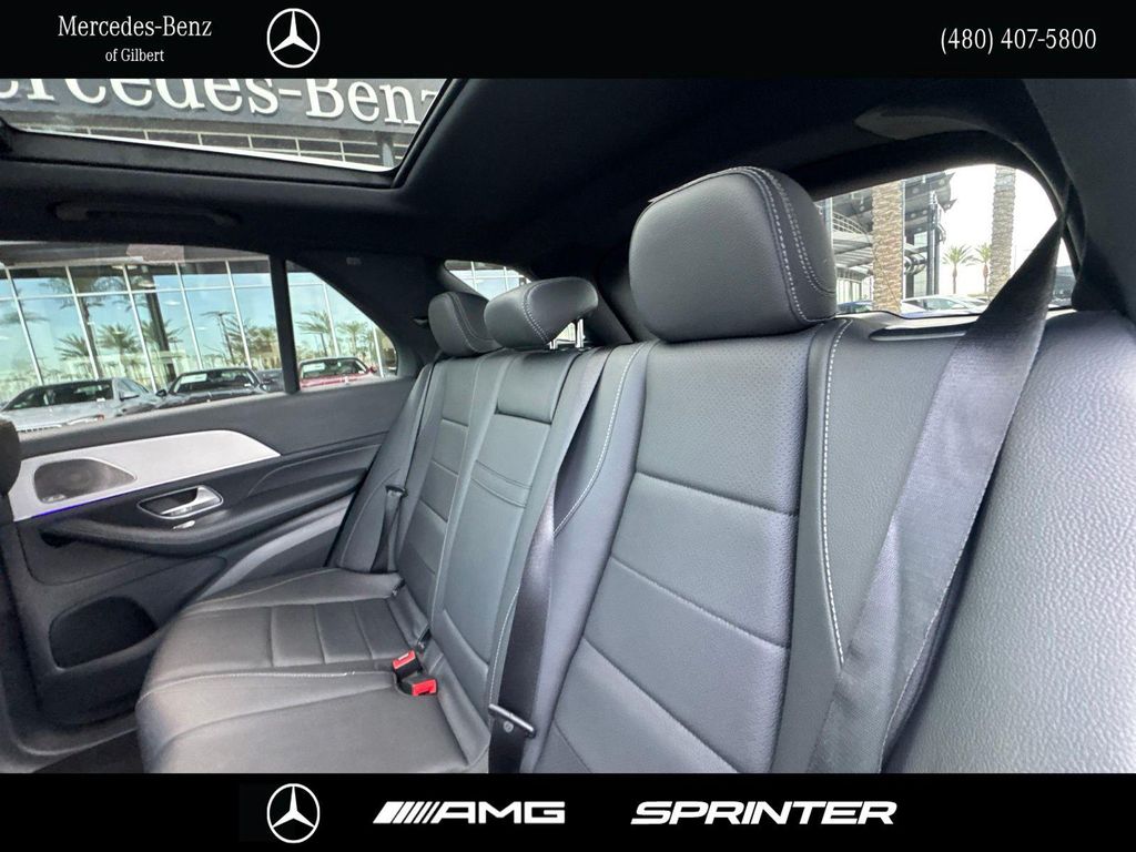 2025 Mercedes-BENZ GLE — миниатюра 22