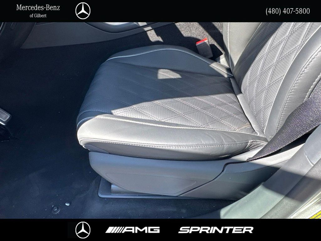 صورة مصغرة 15 لـ 2026 Mercedes-BENZ GLS MAYBACH