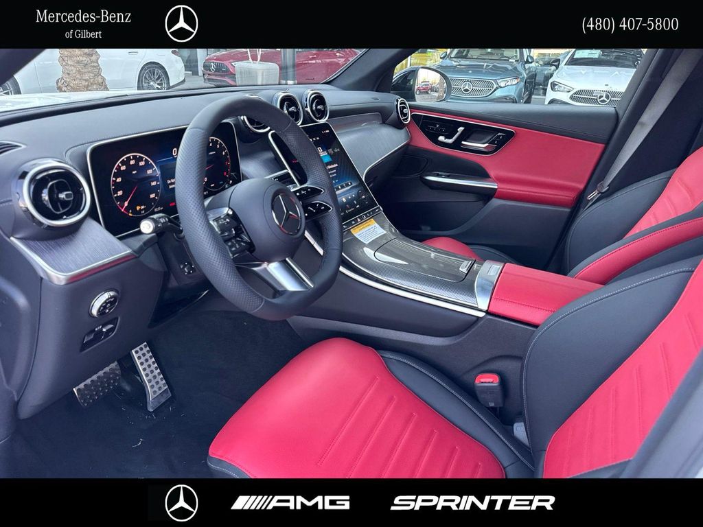 2026 Mercedes-BENZ GLC — миниатюра 11
