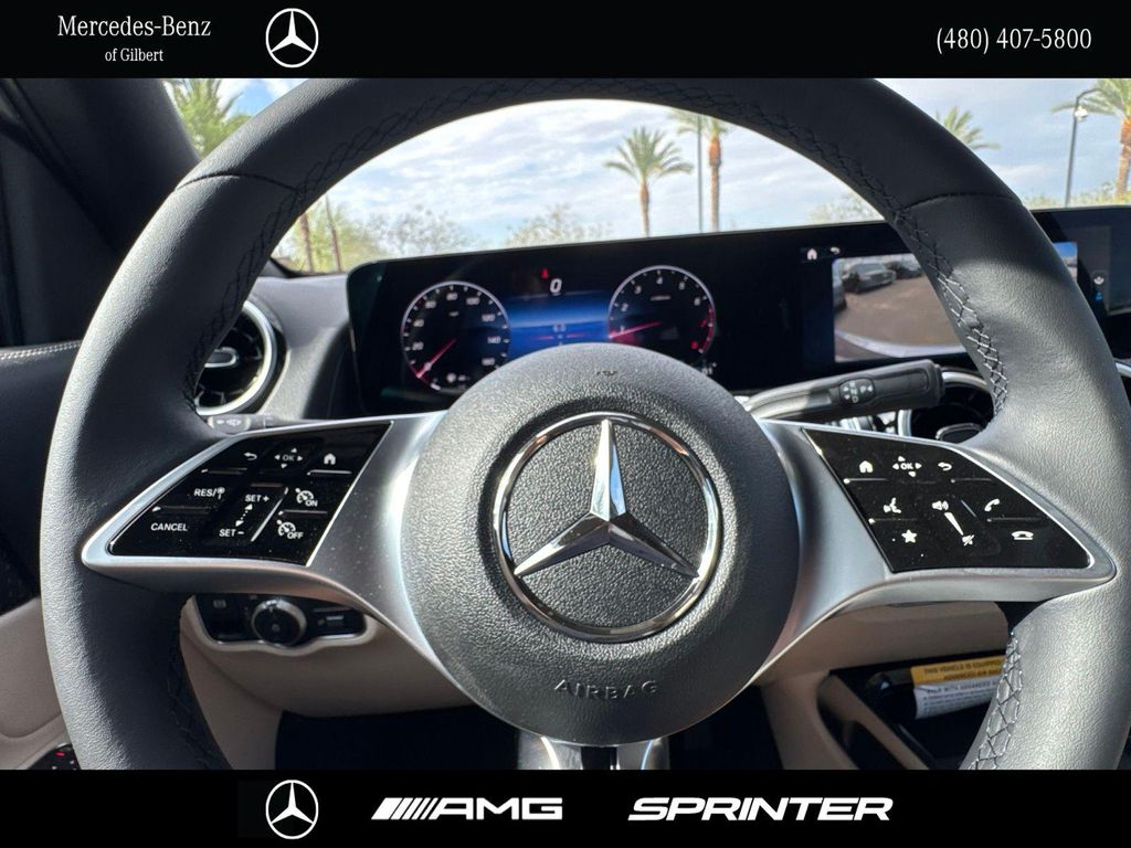 2026 Mercedes-BENZ GLB 缩略图 26