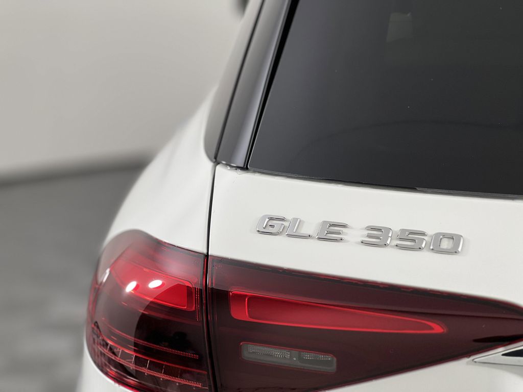 2026 Mercedes-BENZ GLE 缩略图 12