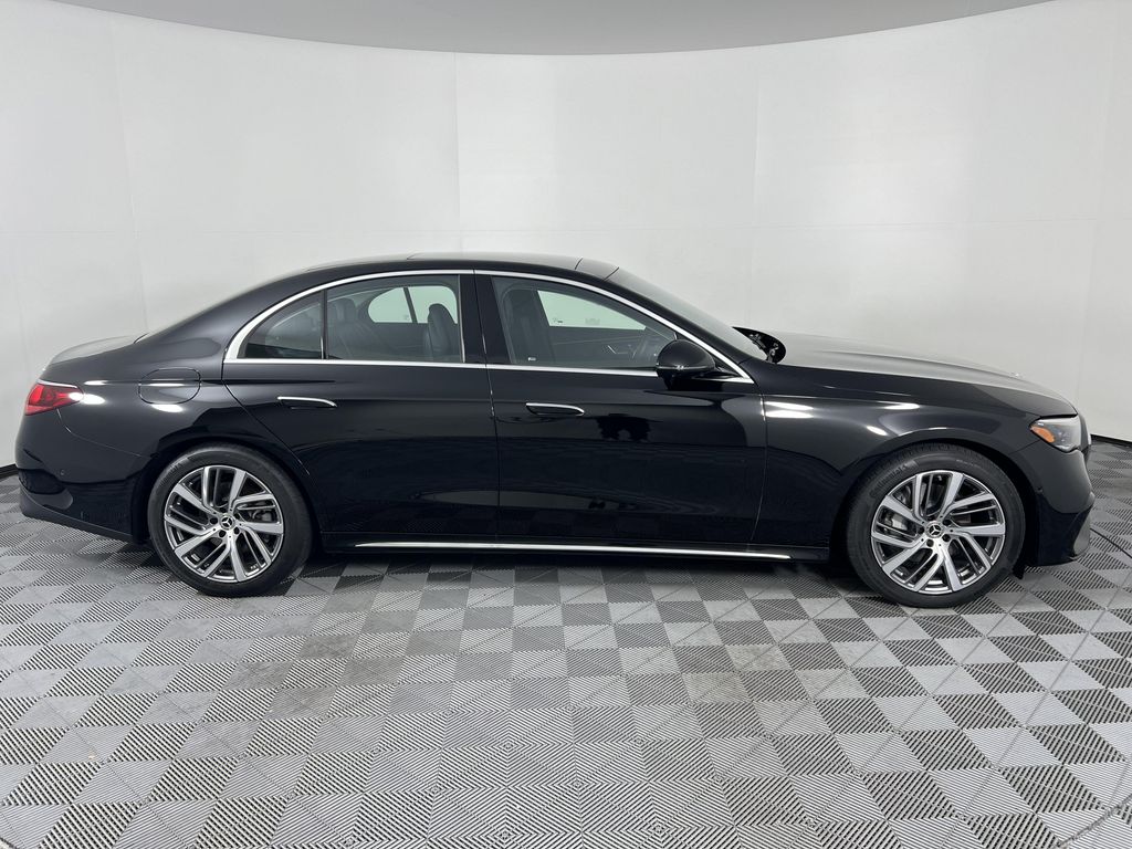 2026 Mercedes-BENZ E-CLASS 缩略图 12