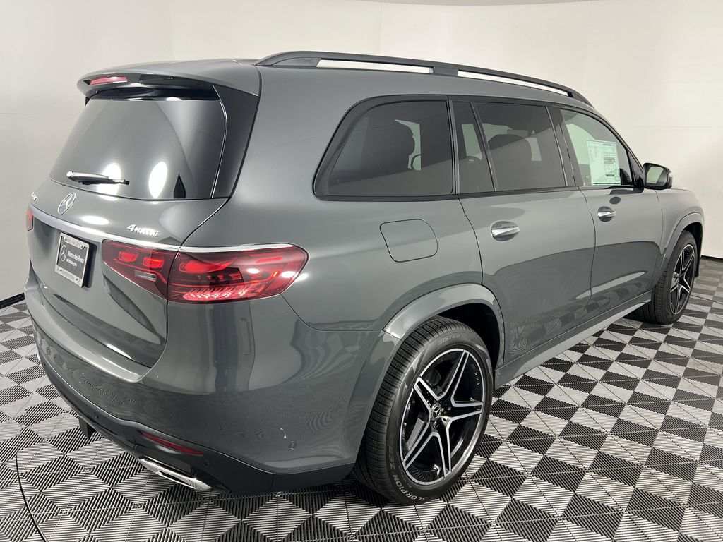 2026 Mercedes-BENZ GLS — миниатюра 11