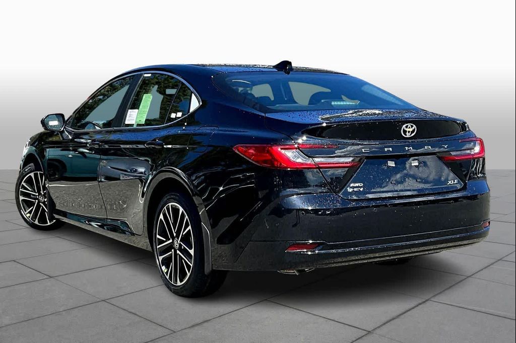 TOYOTA CAMRY - 10