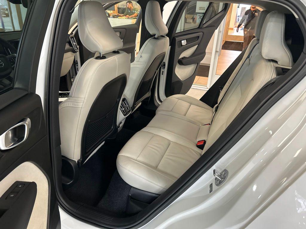 صورة مصغرة 22 لـ 2023 Volvo XC40 B5 ULTIMATE DARK THEME