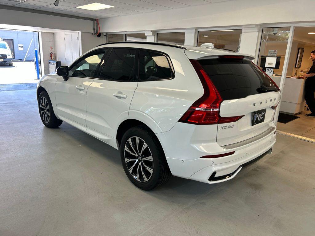 صورة 9 لـ 2024 Volvo XC60 B5 PLUS DARK THEME